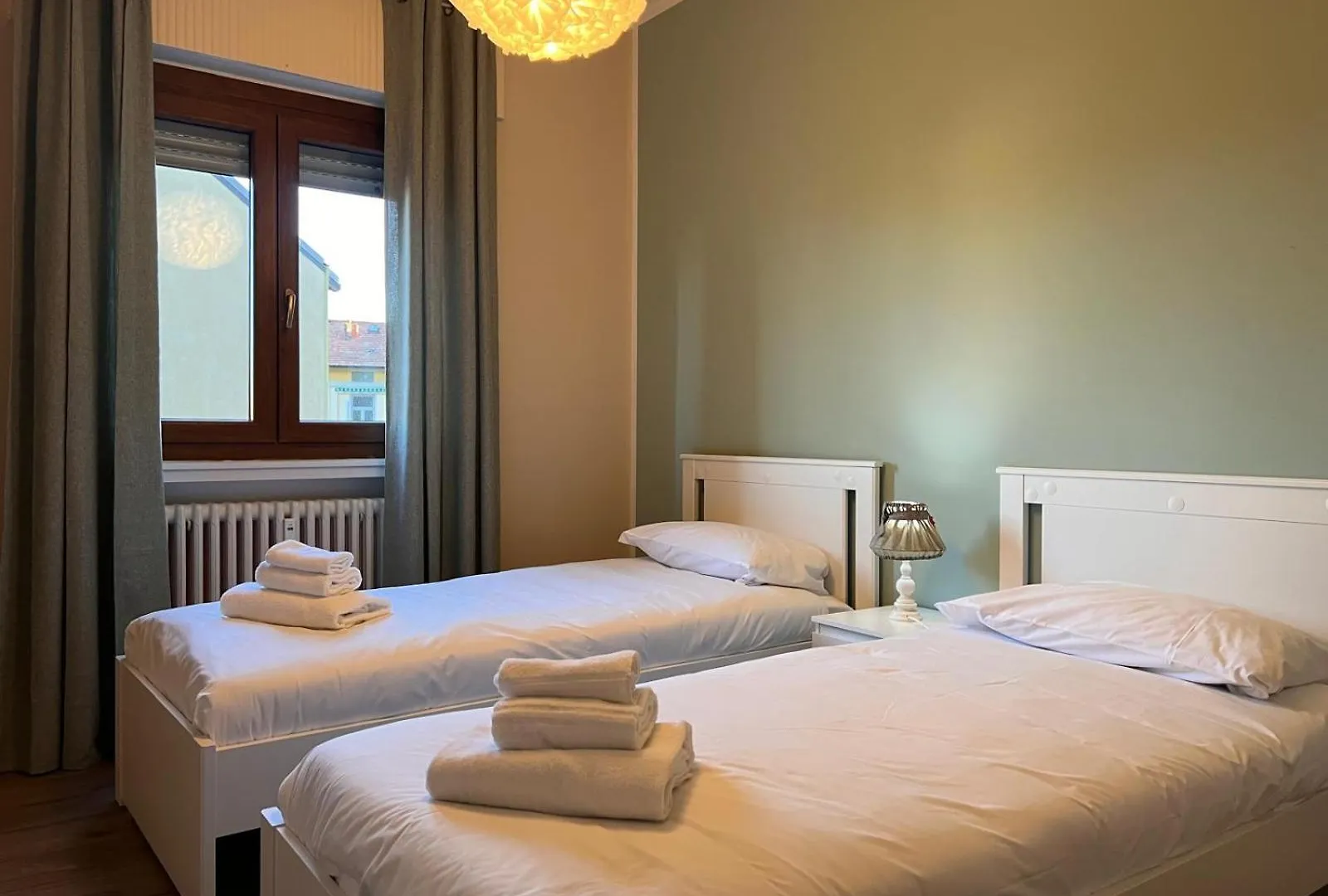 Kibilu - Elegant City-Center Apartment Near Hospitals Fast Wi-Fi Varese