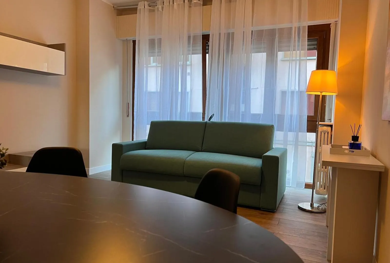 Kibilu - Elegant City-Center Apartment Near Hospitals Fast Wi-Fi Varese Italien