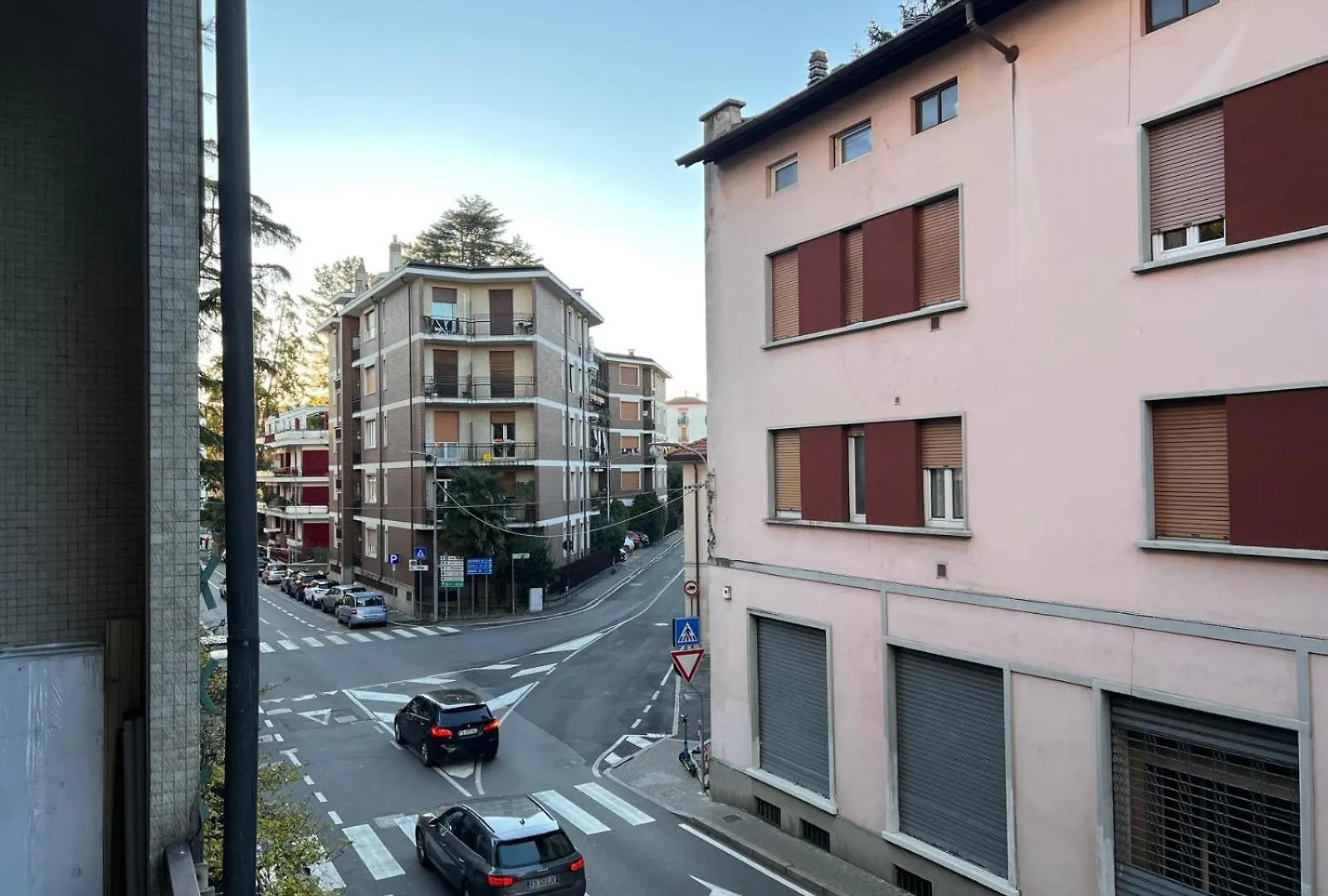 Kibilu - Elegant City-Center Apartment Near Hospitals Fast Wi-Fi Varese 0*,  Italien