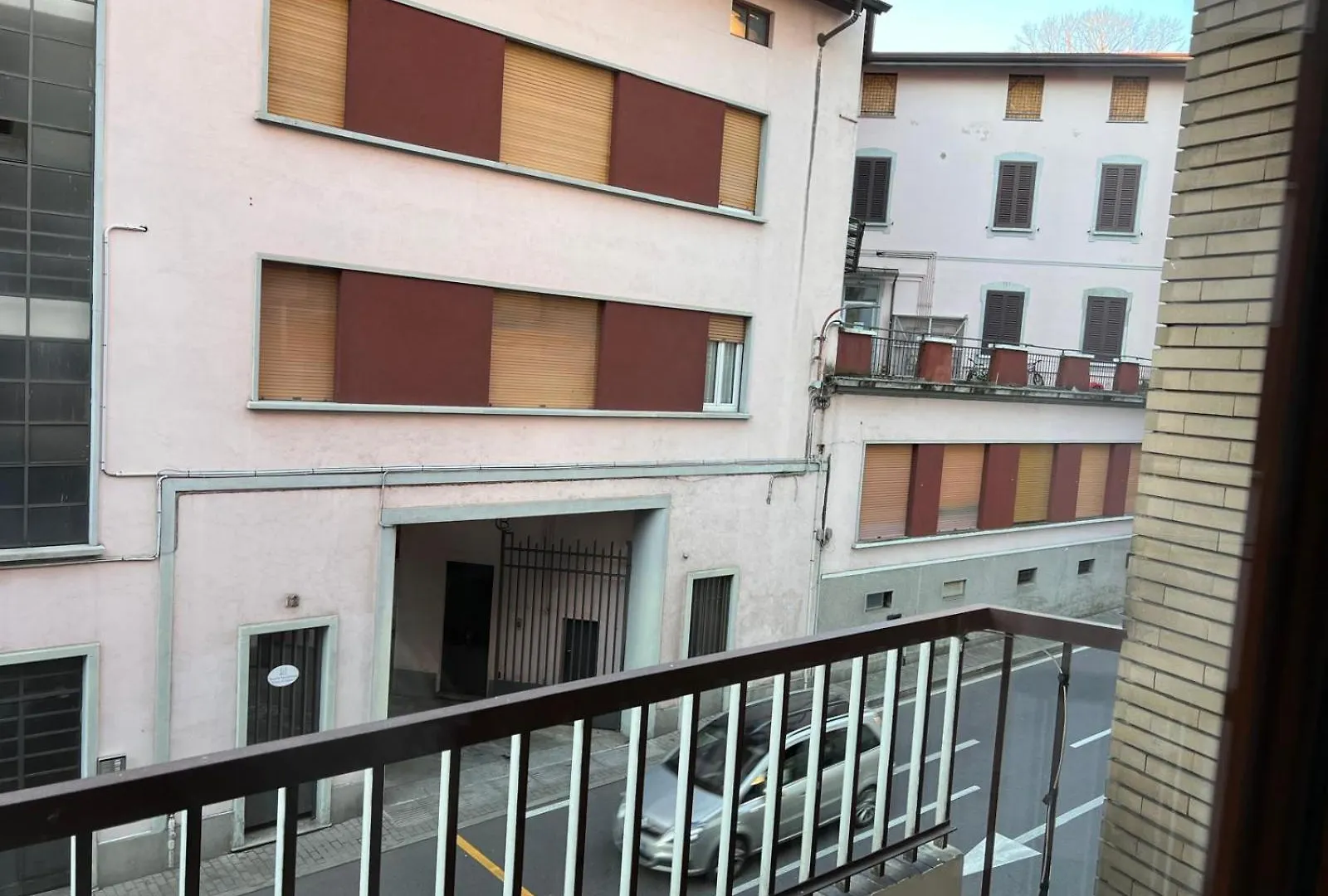 Kibilu - Elegant City-Center Apartment Near Hospitals Fast Wi-Fi Varese
