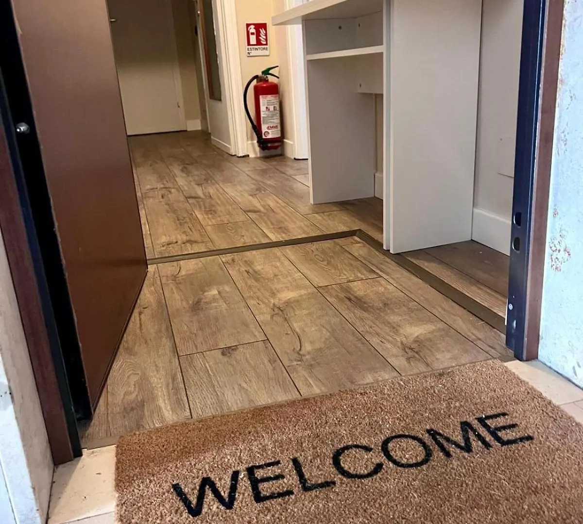 Kibilu - Elegant City-Center Apartment Near Hospitals Fast Wi-Fi Варезе